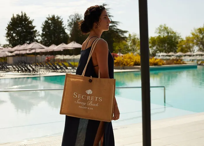 Secrets Sunny And (adults Only) 5* Napospart