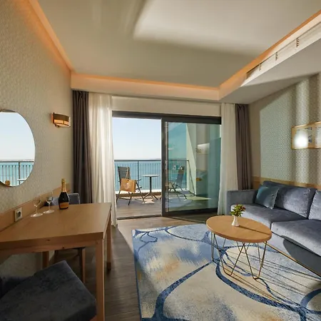 Secrets Sunny And (adults Only) Hotel