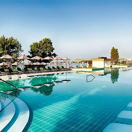 מלון Secrets Sunny And (adults Only)