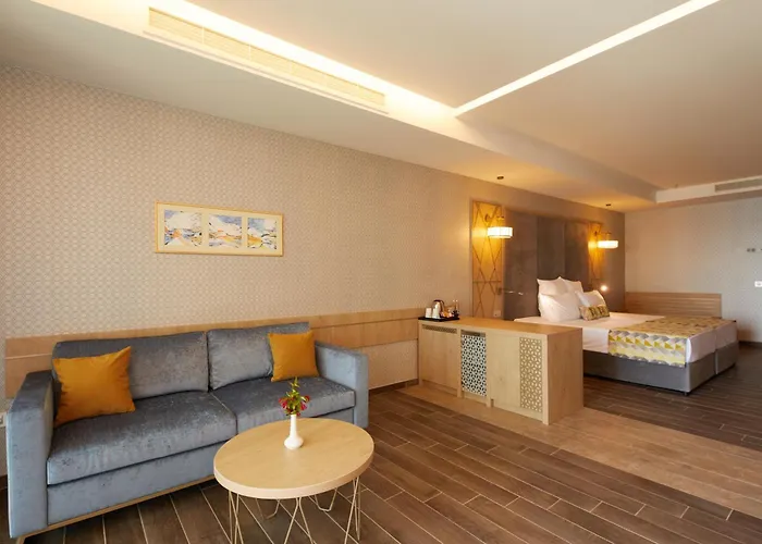 Secrets Sunny And (adults Only) Хотел