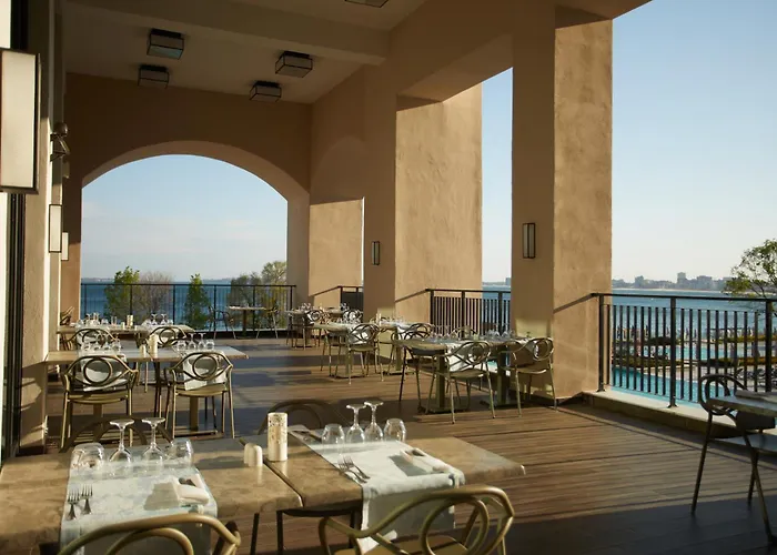 Secrets Sunny And (adults Only) Солнечный берег