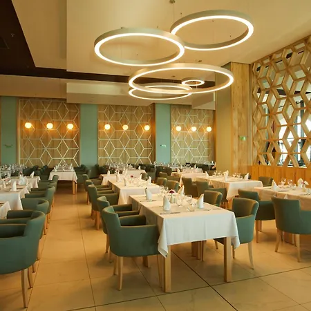 Secrets Sunny And (adults Only) ساني بيتش