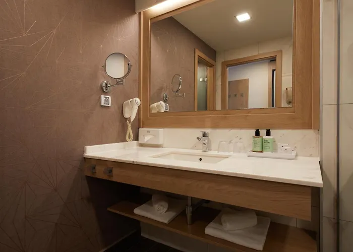 Secrets Sunny And (adults Only) 5*